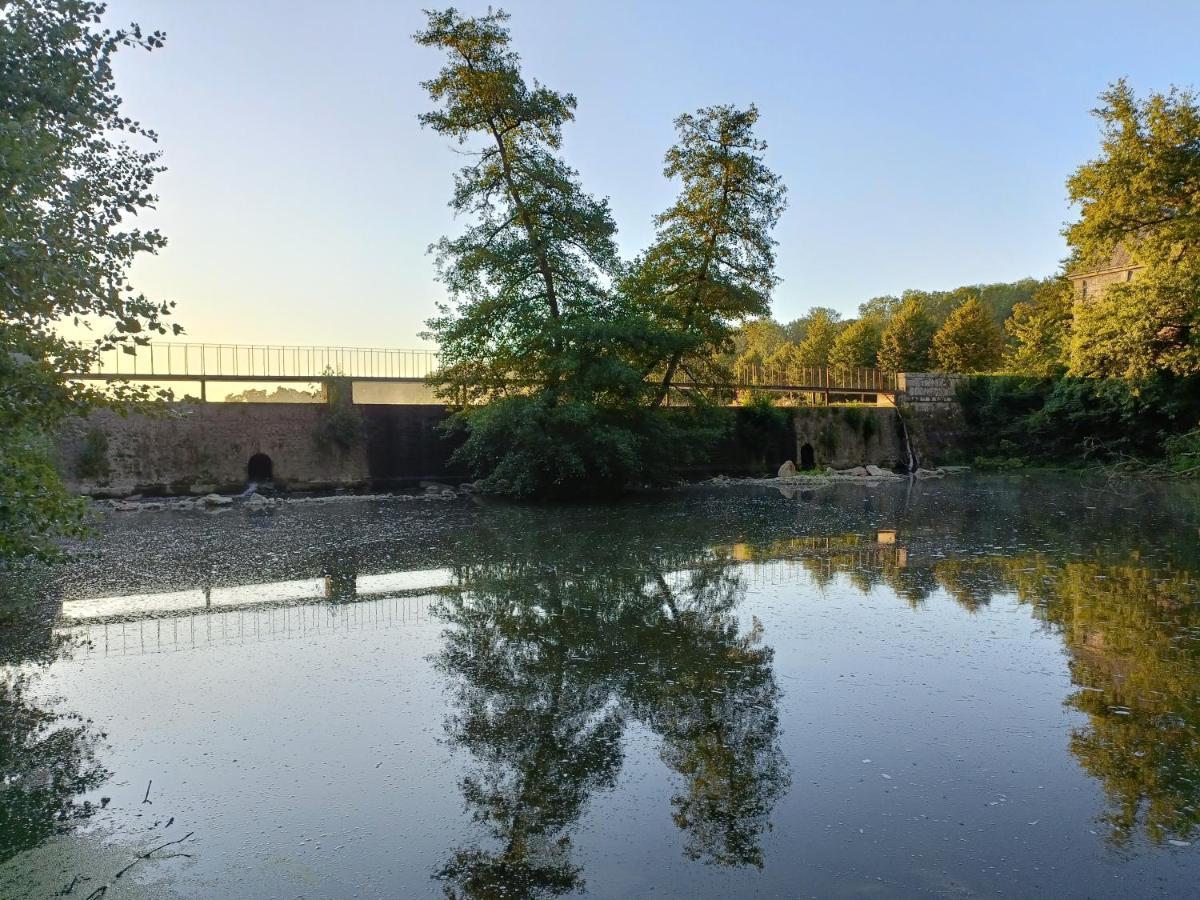 Villa Mettez vous au vert près du château de Vaux le Vicomte en sous sol semi enterré à Maincy Extérieur photo