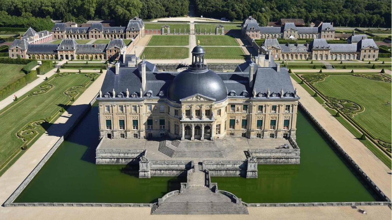 Villa Mettez vous au vert près du château de Vaux le Vicomte en sous sol semi enterré à Maincy Extérieur photo